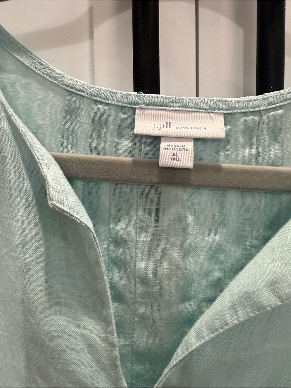 J. Jill Mint Green Linen V-Neck Blouse